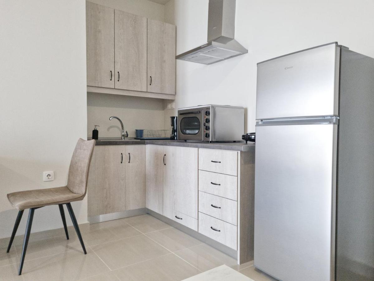 Epipleon Luxury Suites -102- Δωμάτιο 45Τμ Με Βεράντα 35Τμ Μπροστά Στη Θάλασσα Nafpaktos Exterior foto