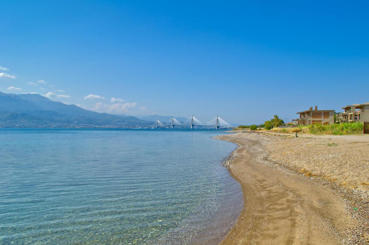 Epipleon Luxury Suites -102- Δωμάτιο 45Τμ Με Βεράντα 35Τμ Μπροστά Στη Θάλασσα Nafpaktos Exterior foto